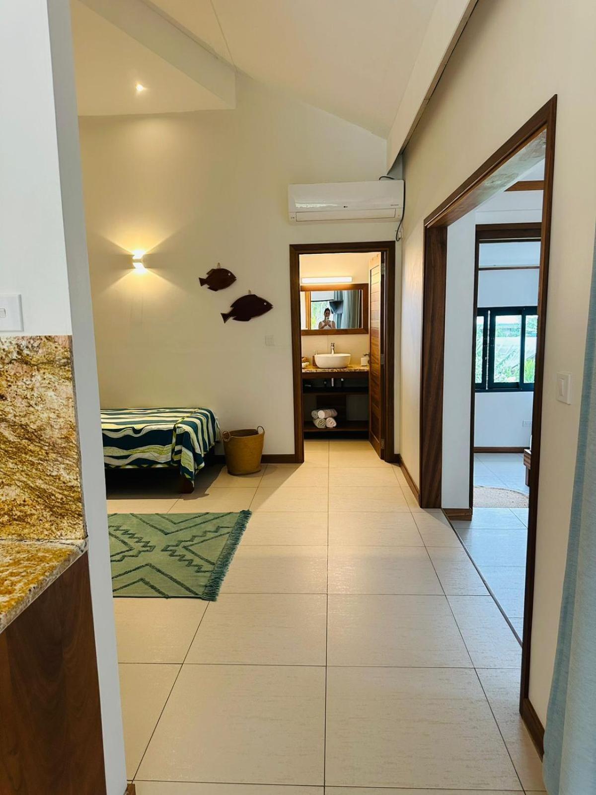 Lodoicea Apartments Bel Ombre Exterior photo